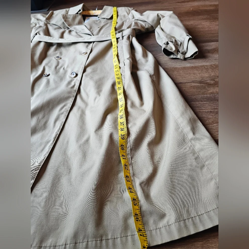 Vintage London Fog Womens Beige Double Breasted Trench Coat Size 20W/20 1/2 - Picture 6 of 10